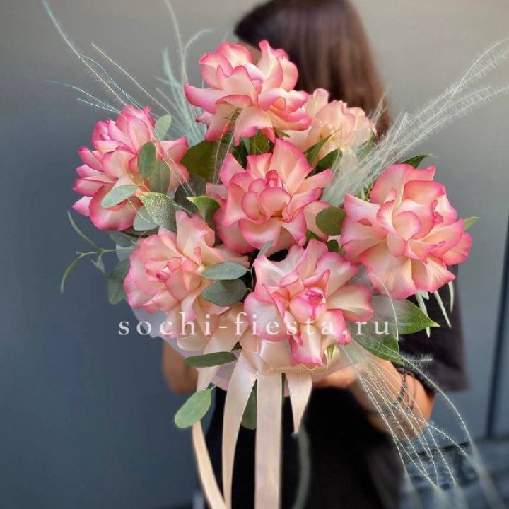 9 Французских роз Джумилия в боксе в Иваново