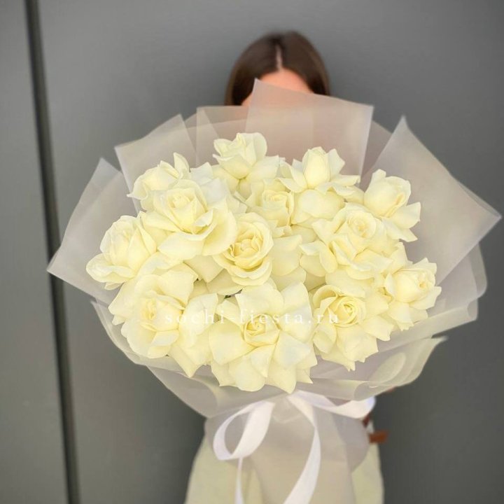 13 белых роз в Иваново