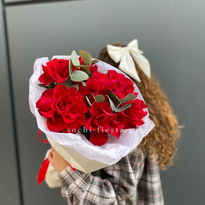 7 красных французских роз в Иваново