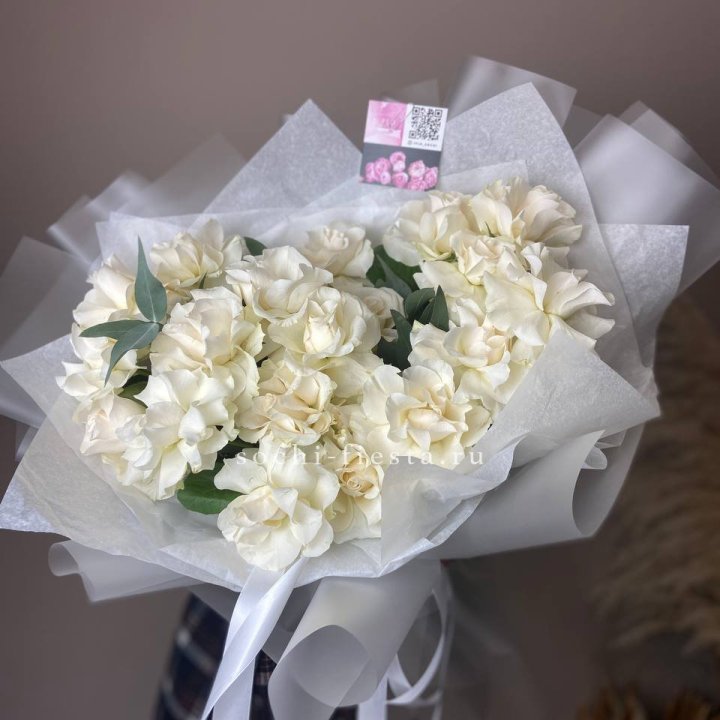 21 французских роз с эвкалиптом в Иваново