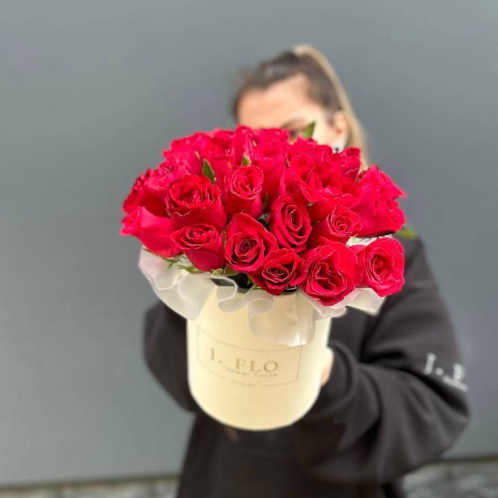 27 кенийских роз в боксе в Иваново