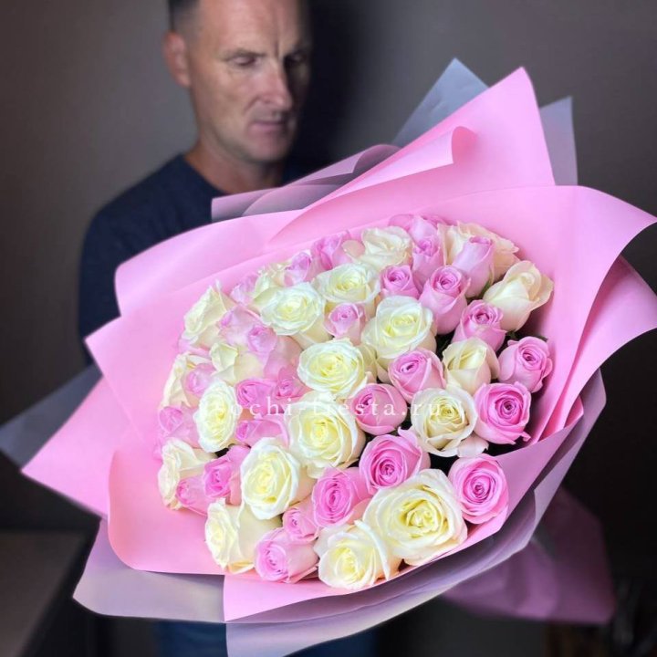 51 белых и розовых роз в Иваново