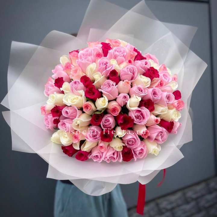 101 разноцветная роза "Карусель" в Иваново