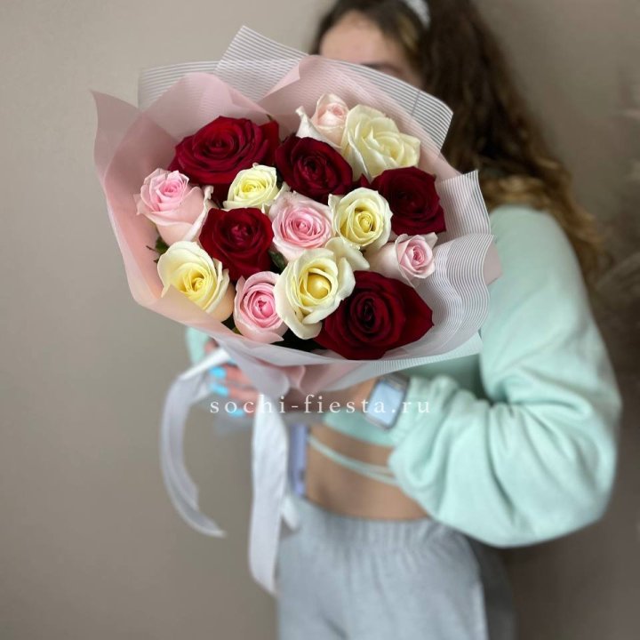 15 роз "Карусель" в Иваново