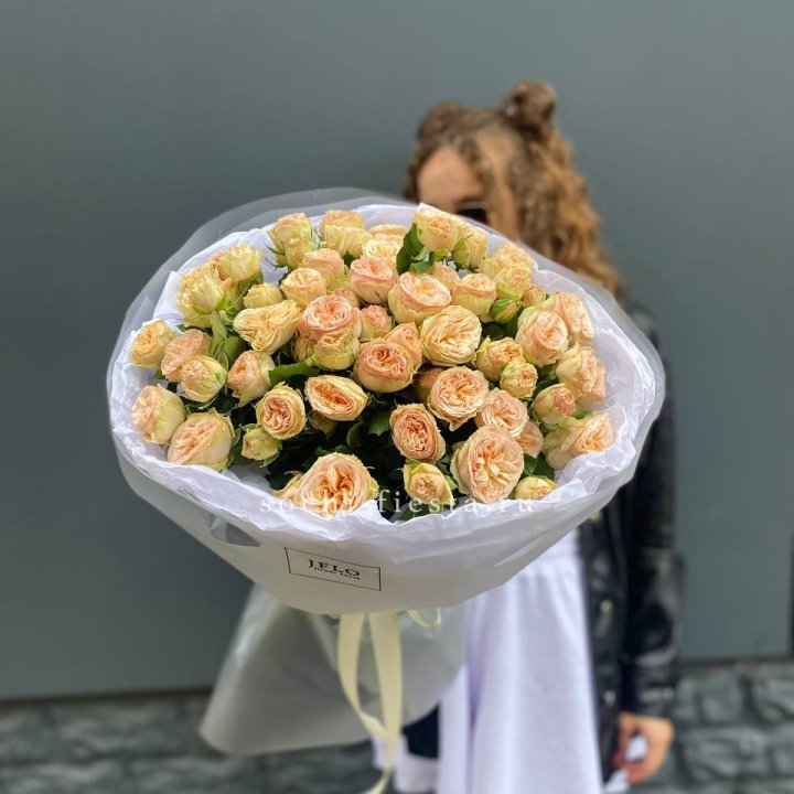 15 пионовидных роз в Иваново