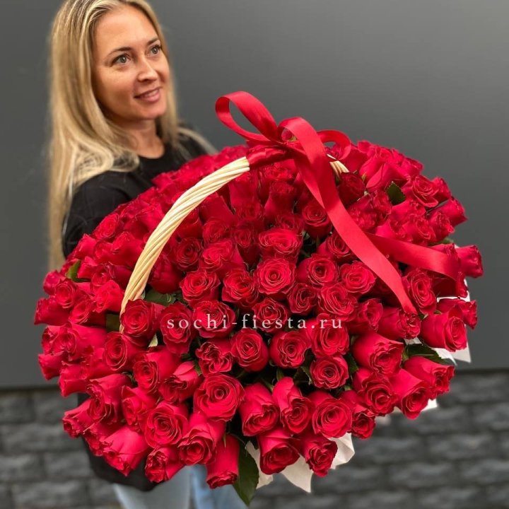 151 красная  роза в корзине в Иваново