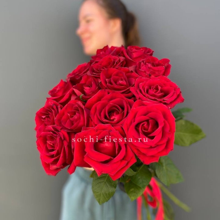 15 красных роз под ленту в Иваново