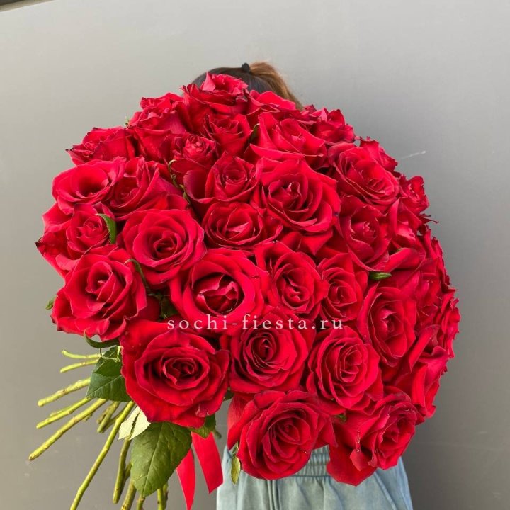 35 красных роз под ленту в Иваново
