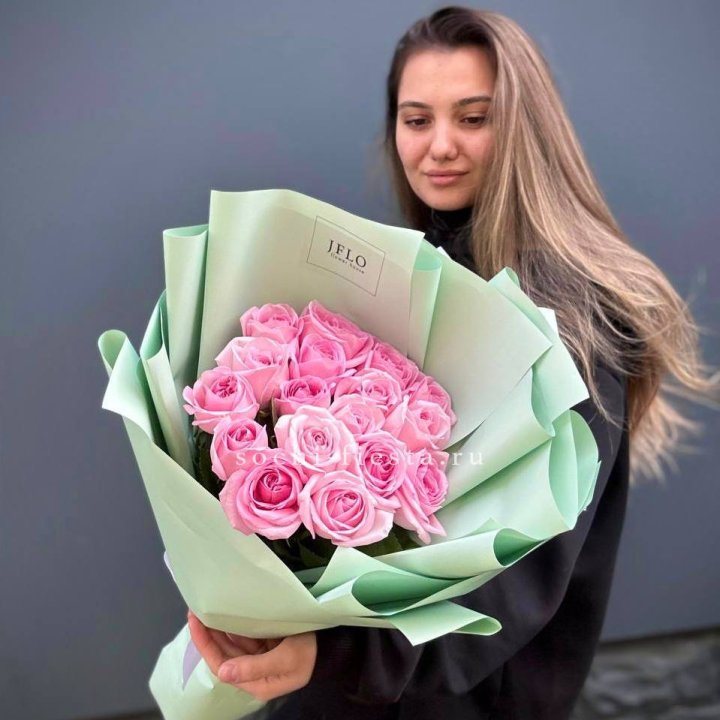 17 розовых роз в Иваново