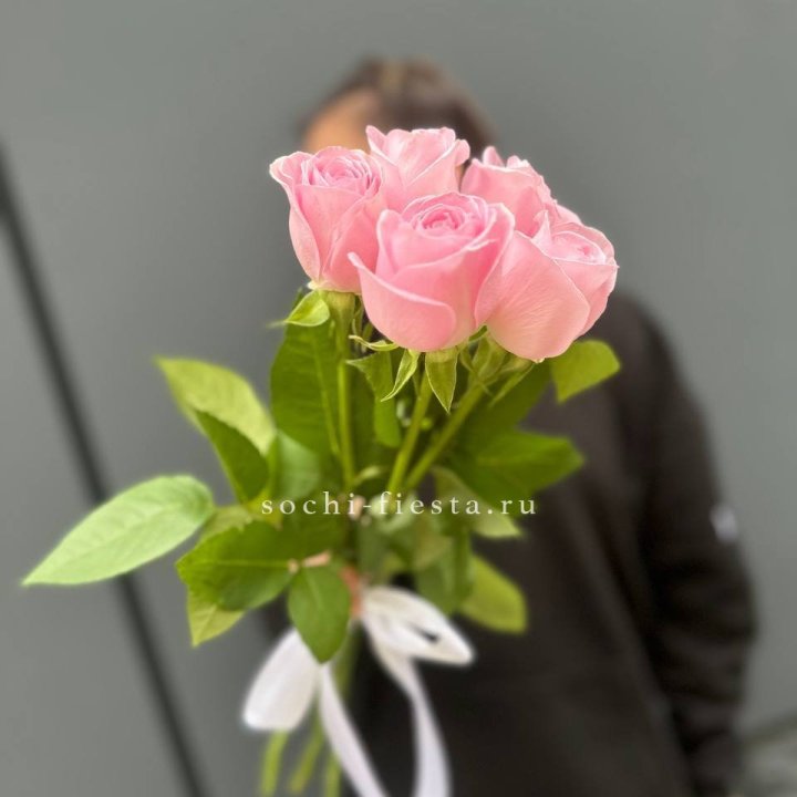 Букет 5 розовых роз  в Иваново