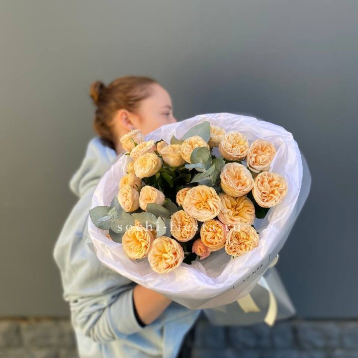 7 пионовидных роз в Иваново