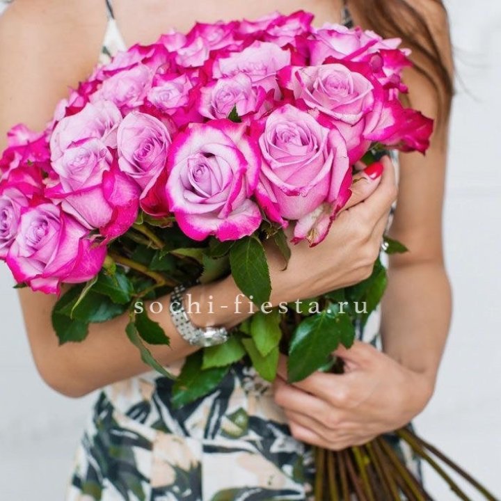 Букет высоких роз Ди перпел в Иваново