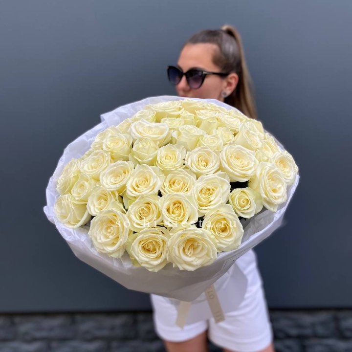 51 белая роза  в Иваново