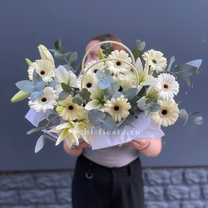 Сумочка лилии и герберы в Иваново